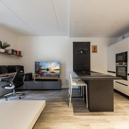 Comfy Apt With Private Parking & Balcony Milaan Buitenkant foto
