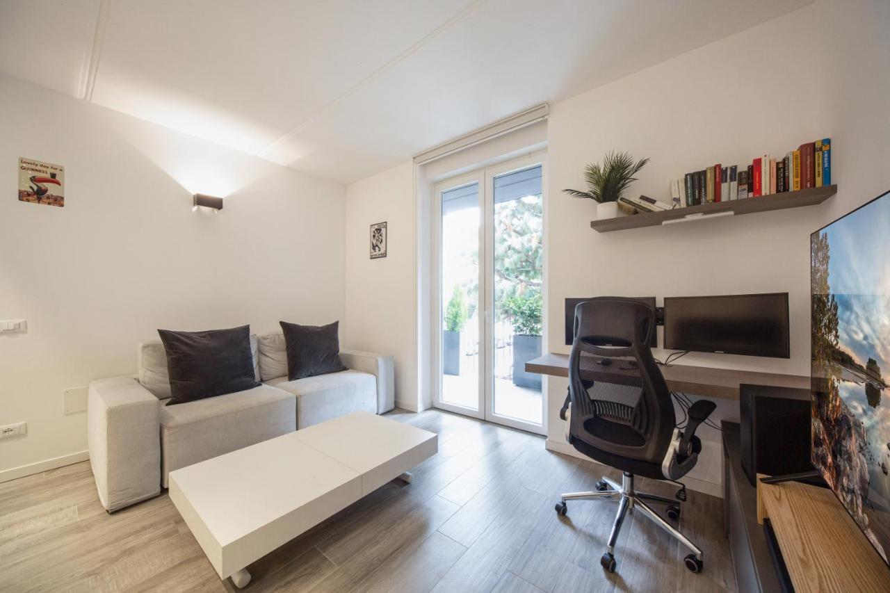 Comfy Apt With Private Parking & Balcony Milaan Buitenkant foto