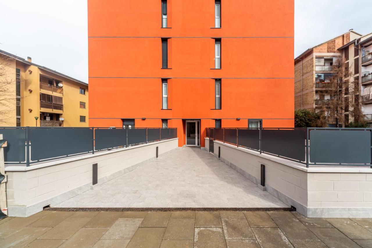 Comfy Apt With Private Parking & Balcony Milaan Buitenkant foto