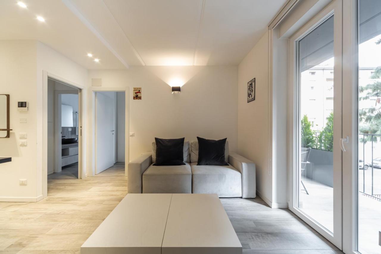 Comfy Apt With Private Parking & Balcony Milaan Buitenkant foto