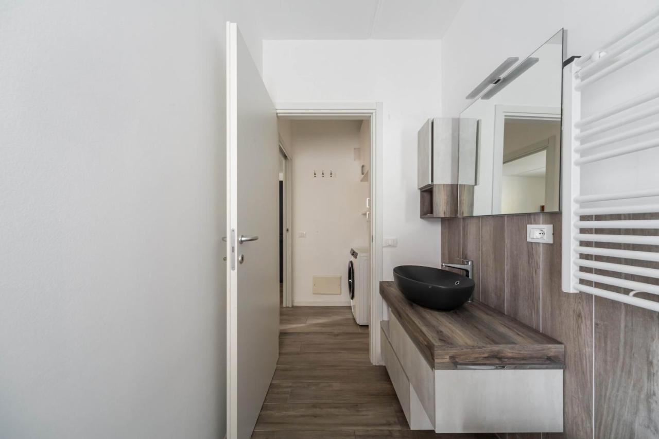 Comfy Apt With Private Parking & Balcony Milaan Buitenkant foto