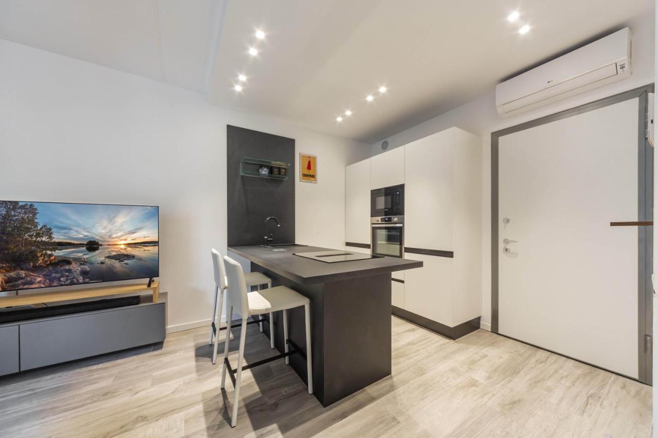 Comfy Apt With Private Parking & Balcony Milaan Buitenkant foto
