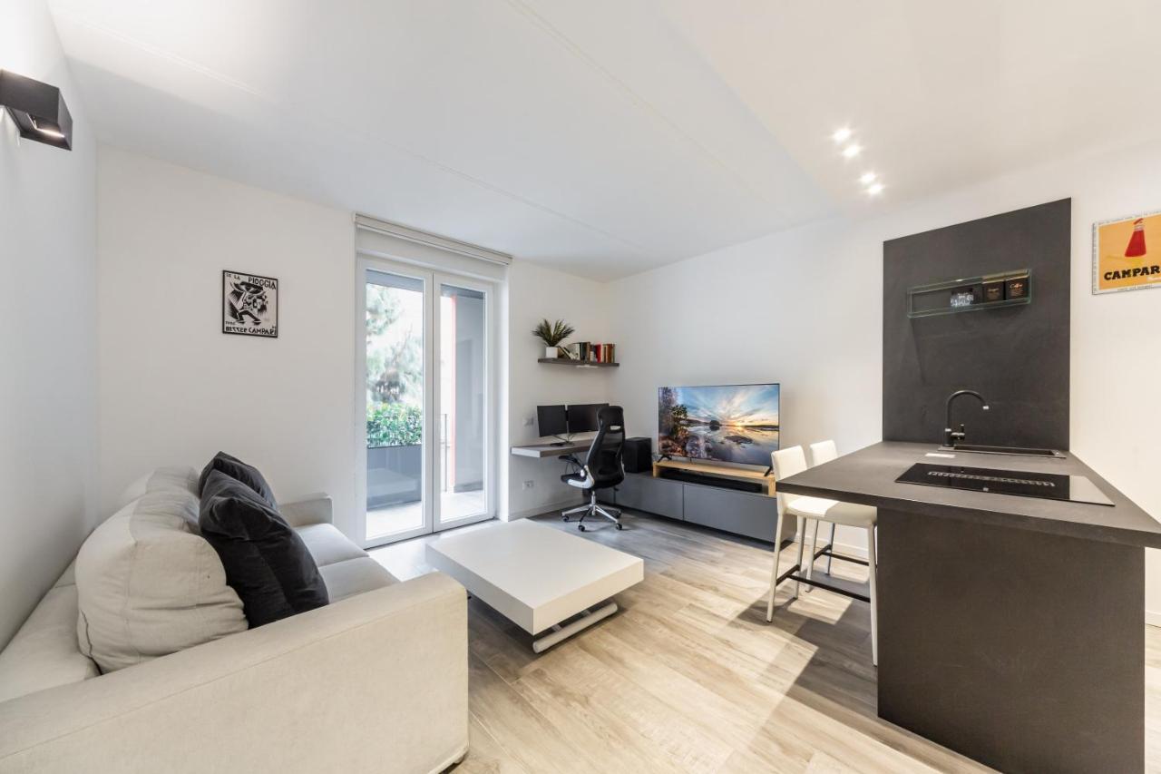 Comfy Apt With Private Parking & Balcony Milaan Buitenkant foto